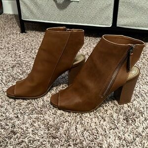 Heeled booties